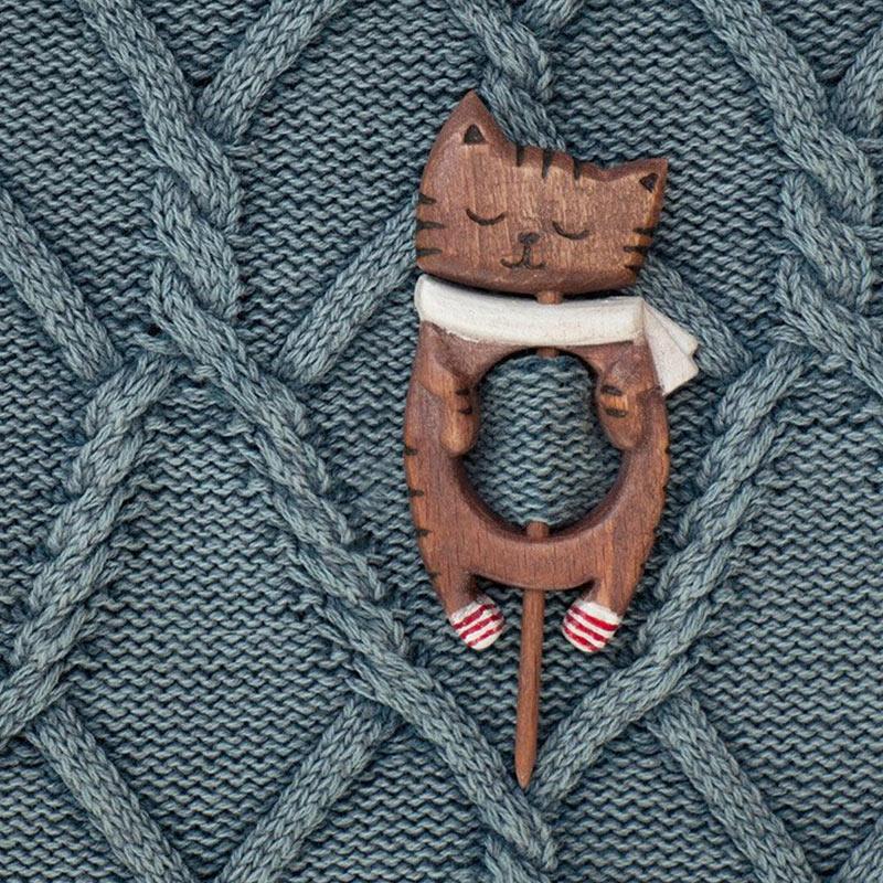 1PC Creative Jewelry Christmas Tree New Shawl Pin Scarf Buckle Wooden Brooch Men Women