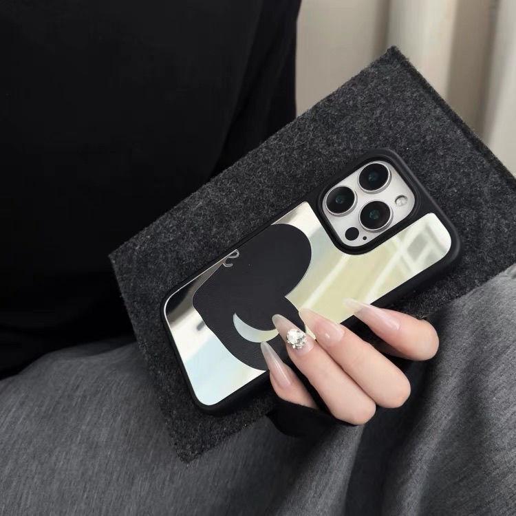 Стильный черный чехол для iPhone 15 с черным сердечком, зеркалом и черной рамкой для 16 Pro Max