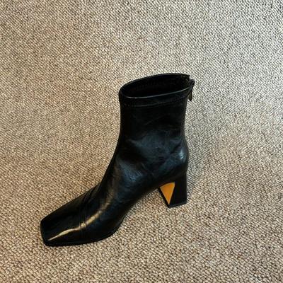 Темпераментный первый слой овчины заостренный носок тонкий каблук тонкие ботильоны короткие ботинки женские задняя молния тонкие высокие каблуки ботинки Мартин