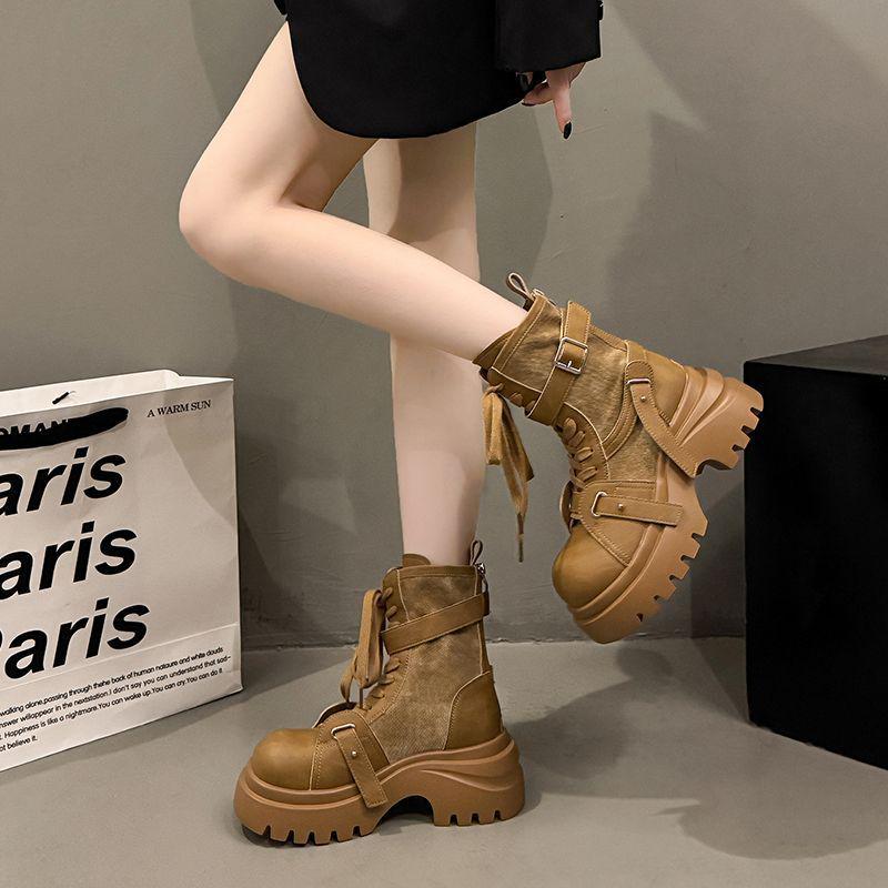 Кожаные джинсовые ботинки-платформы в европейском стиле - Женские новые мотоциклетные полусапожки 2025 года с увеличением роста, маленькие размеры