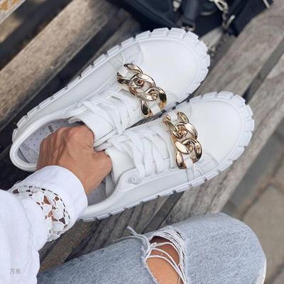 Женская обувь. Новые туфли большого размера с металлической пряжкой. Повседневная спортивная повседневная обувь на плоской подошве со шнурком. Универсальные туфли на плоской подошве.