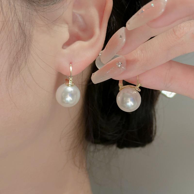 Earrings Cute Korea Women Fashion Ear Studs Elegant Wedding Party Pearl Jewelry Temperament Light Luxury Niche High Design Stud Earrings