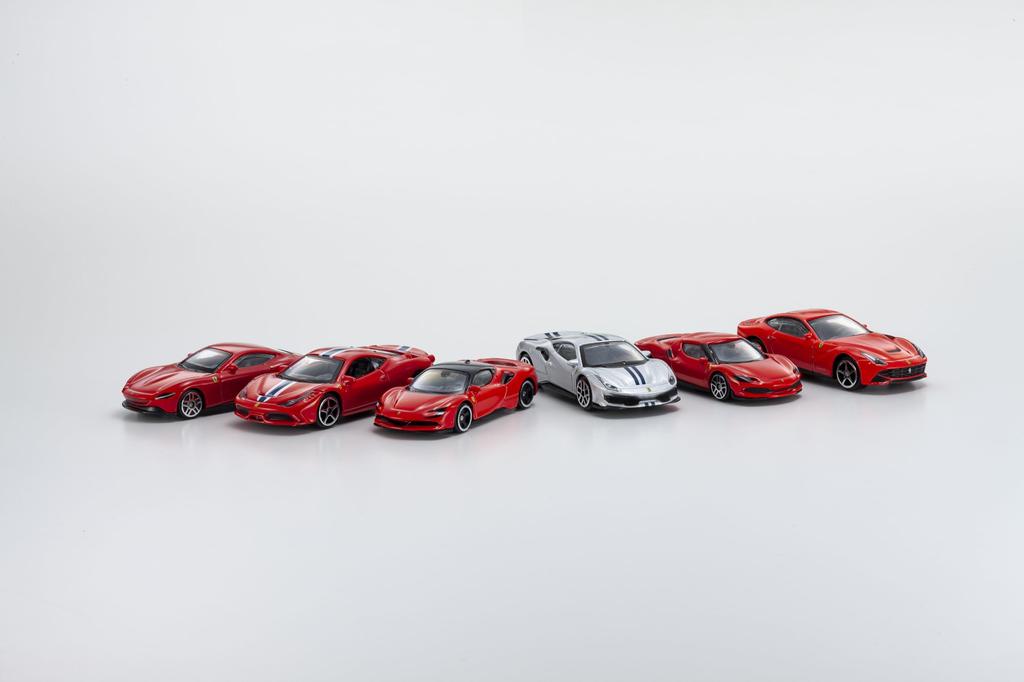 Kyosho Яйцо Bburago Ferrari 458 Speciale BUR64003 1/64