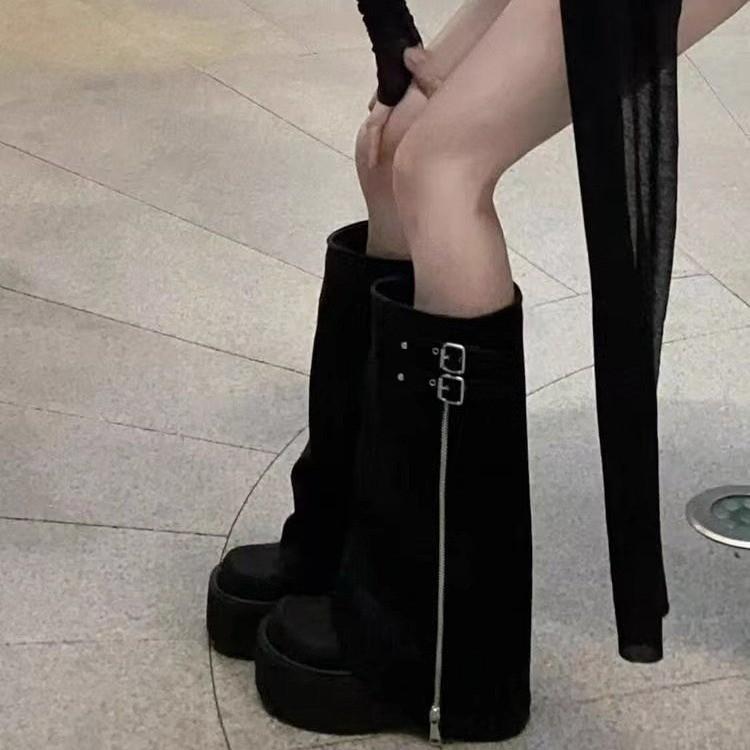 Зимние женские байкерские ботинки, модные женские элегантные ботинки с пряжкой на ремне и платформе, длинные ботинки-трубы, повседневные женские ботинки до колена D528