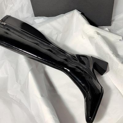 Осенне-зимняя обувь. Удобные и легкие женские ботинки большого размера на высоком каблуке.