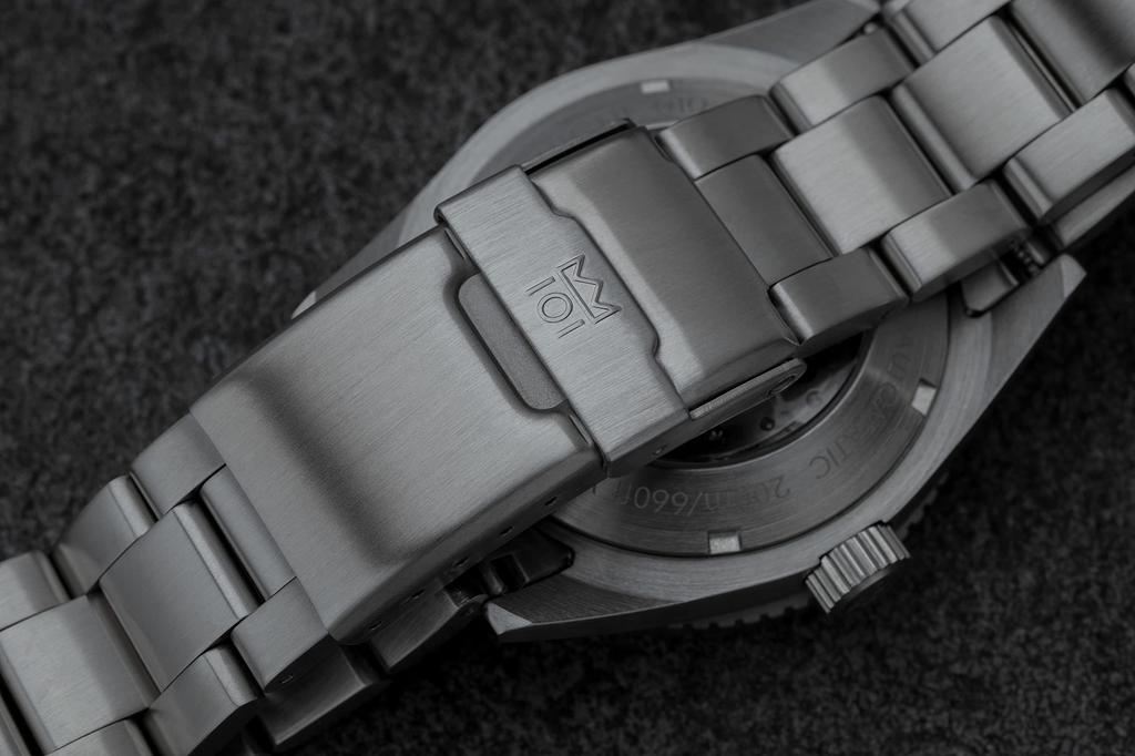 NEW Model Watch Made In Japan Automatic 200m Water Resistant Reverse Rotating Bezel Watch 40mm Silver [HYAKUICHI 101] Diver's Self-winding Men's