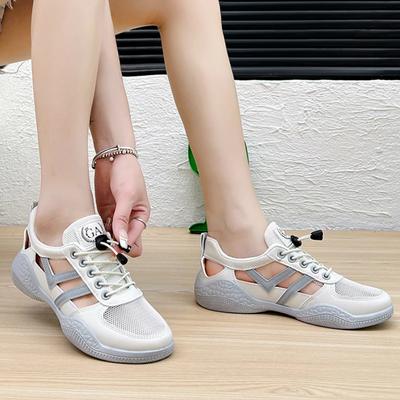 Модные женские туфли на плоской подошве, новинка 2024 года, летняя модная полая дышащая повседневная спортивная обувь, женская вулканизированная обувь, женские нескользящие кроссовки для ходьбы