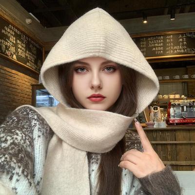 Зимний комплект из вязаной шапки и шарфа