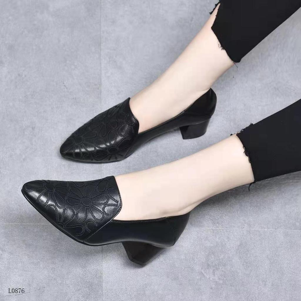 Middle Heel Spring and Autumn Embroidered Single Shoes Women's Deep Mouth Pointed Head Middle Heel Fashion Versatile Middle Heel Work Shoes Internet C