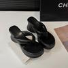 Thick-bottomed Muffin Flip-flops Women's Summer Outer Wear 2025 New High-heeled PU Outsole Toe Beach Cool