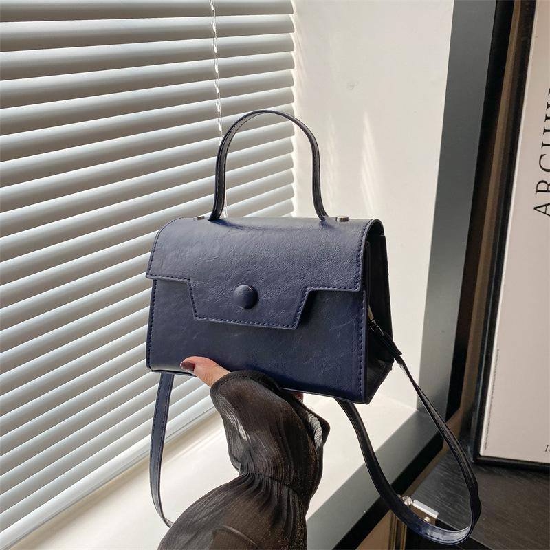 High Value Small Bag Women's Bag 2025 New Fashion Shoulder Messenger Bag Spring and Summer Simple Portable Small Square Bag