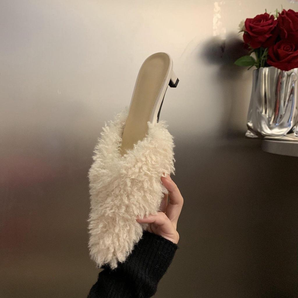 Дизайн смысл ниша темперамент заостренная голова пушистый полуперетаскивание французские высокие каблуки пушистая обувь осенне-зимняя одежда женская обувь тапочки