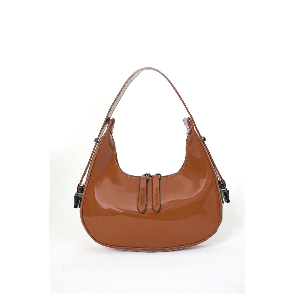 Женская бордово-красная сумка на плечо из лакированной кожи с детальным ремешком