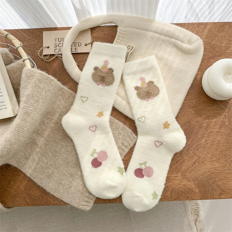 Autumn and Winter Kapibala Australian Fleece Socks, Women's Cartoon Embroidery Mid-calf Socks, Winter Thickened Warm and Cute Polka Dot Socks