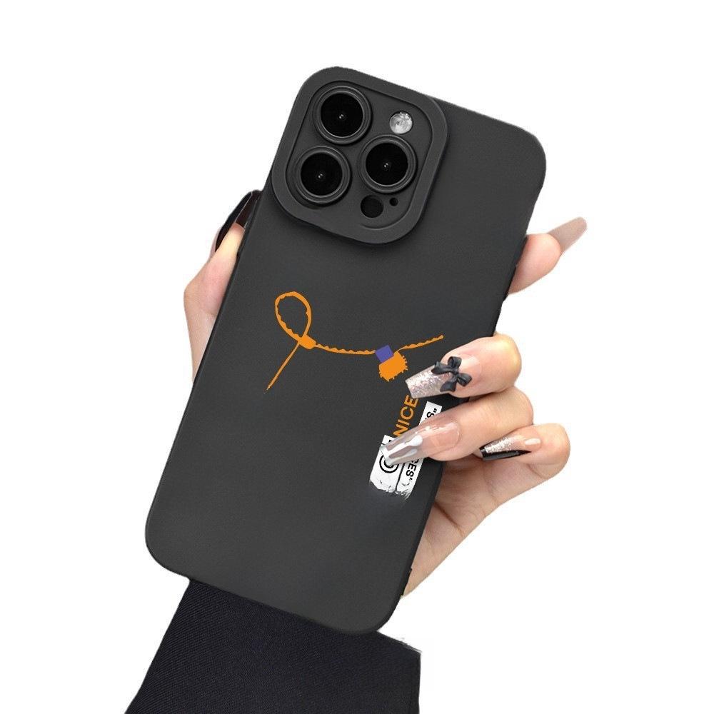 Защитный чехол для Apple iPhone 15 с полной защитой линз, износостойким и устойчивым к падениям дизайном.