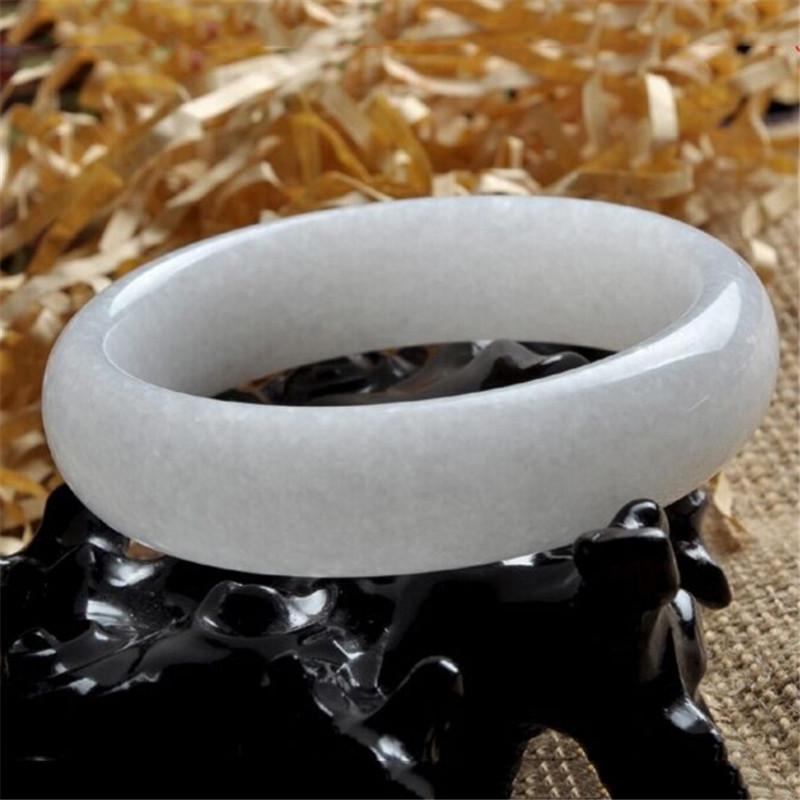 Женский браслет из натурального белого нефрита