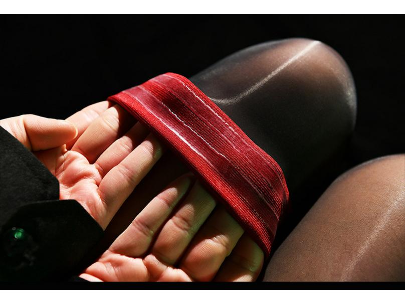 Женские сексуальные блестящие черные чулки выше колена Qing Hema - контрастные цвета, длинные чулки, размер плюс