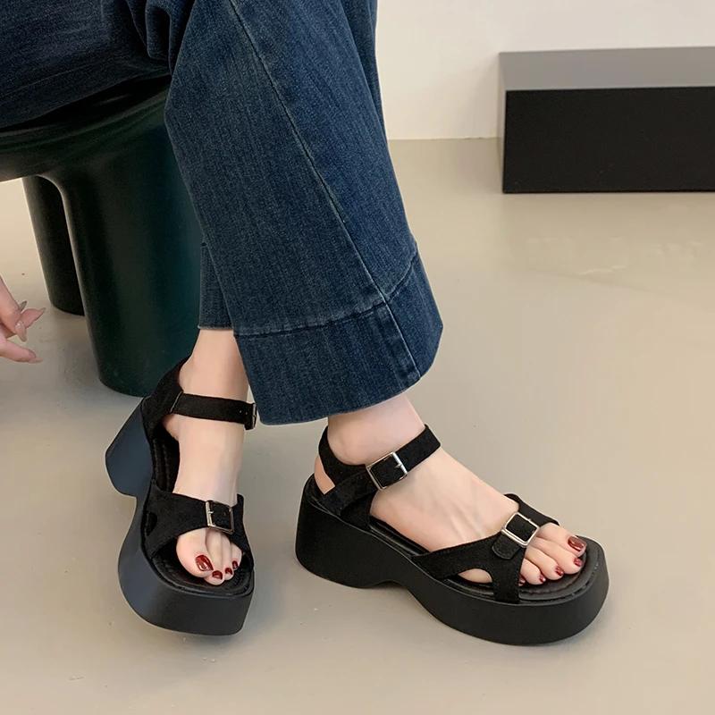 Женские сандалии ретро женская обувь 2025 летние девушки новые наружные толстые ретро женская обувь
