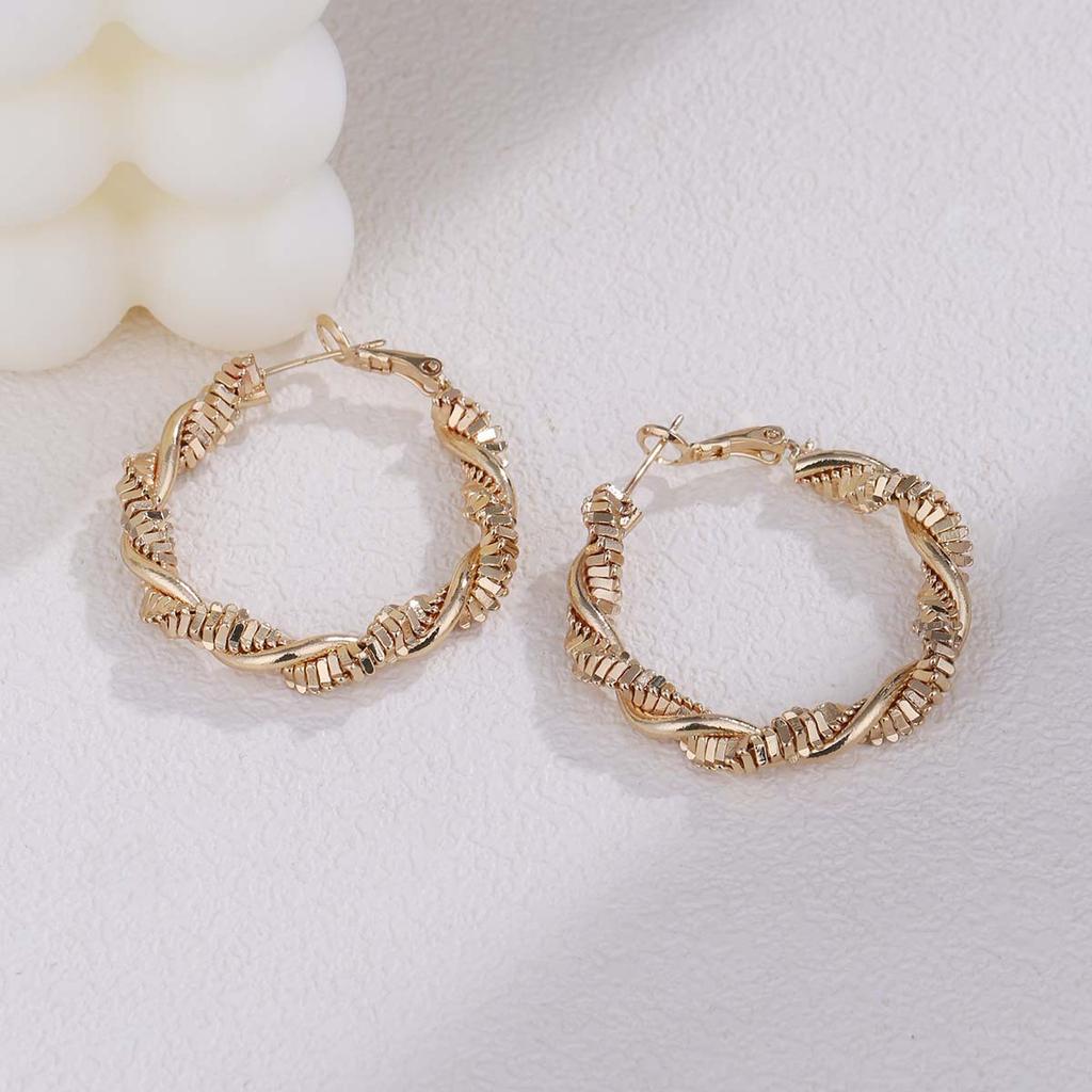 Модные витые золотые серьги «Темперамент» Женские модные витые круглые серьги Персонализированные геометрические серьги Flow