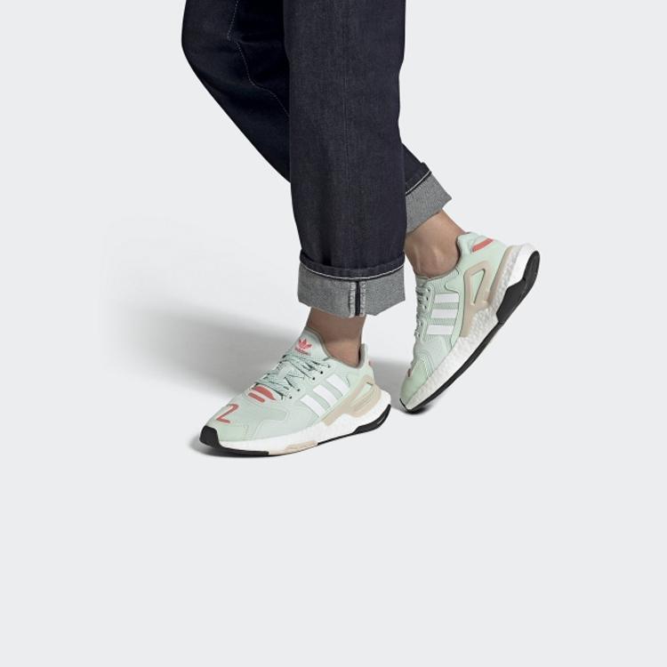 adidas Женские спортивные брюки Originals Day Jogger 'Зеленый Белый Оранжевый' FW4829
