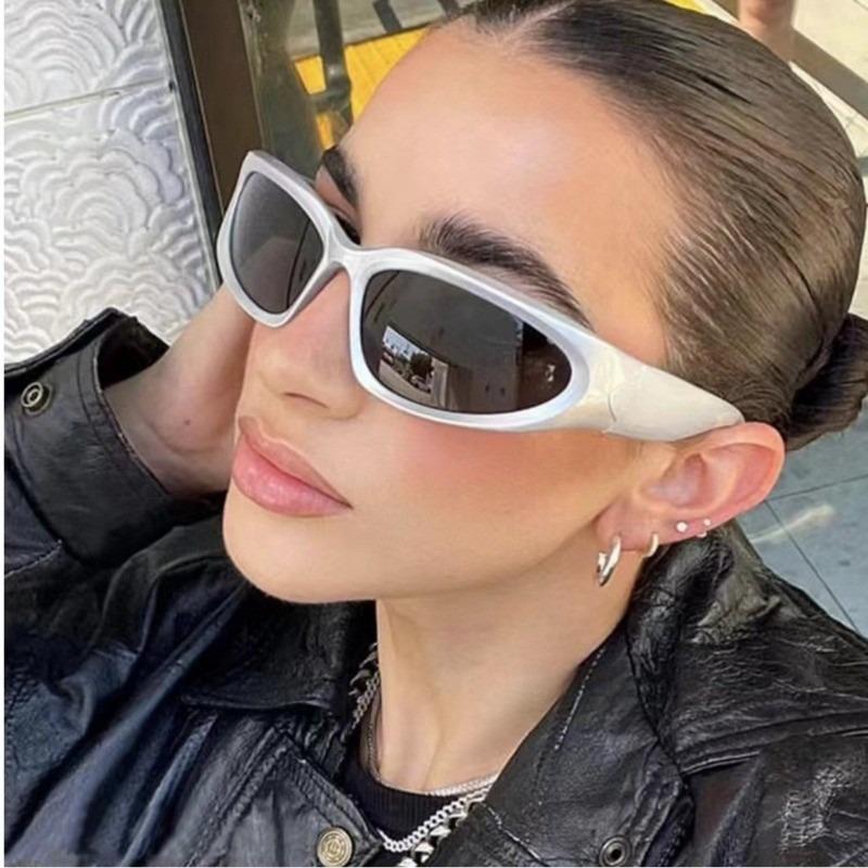 Men's Personalized and Fashionable Oval Frame Sunglasses Are Suitable for Daily Wear with Semi Enclosed Sports Glasses