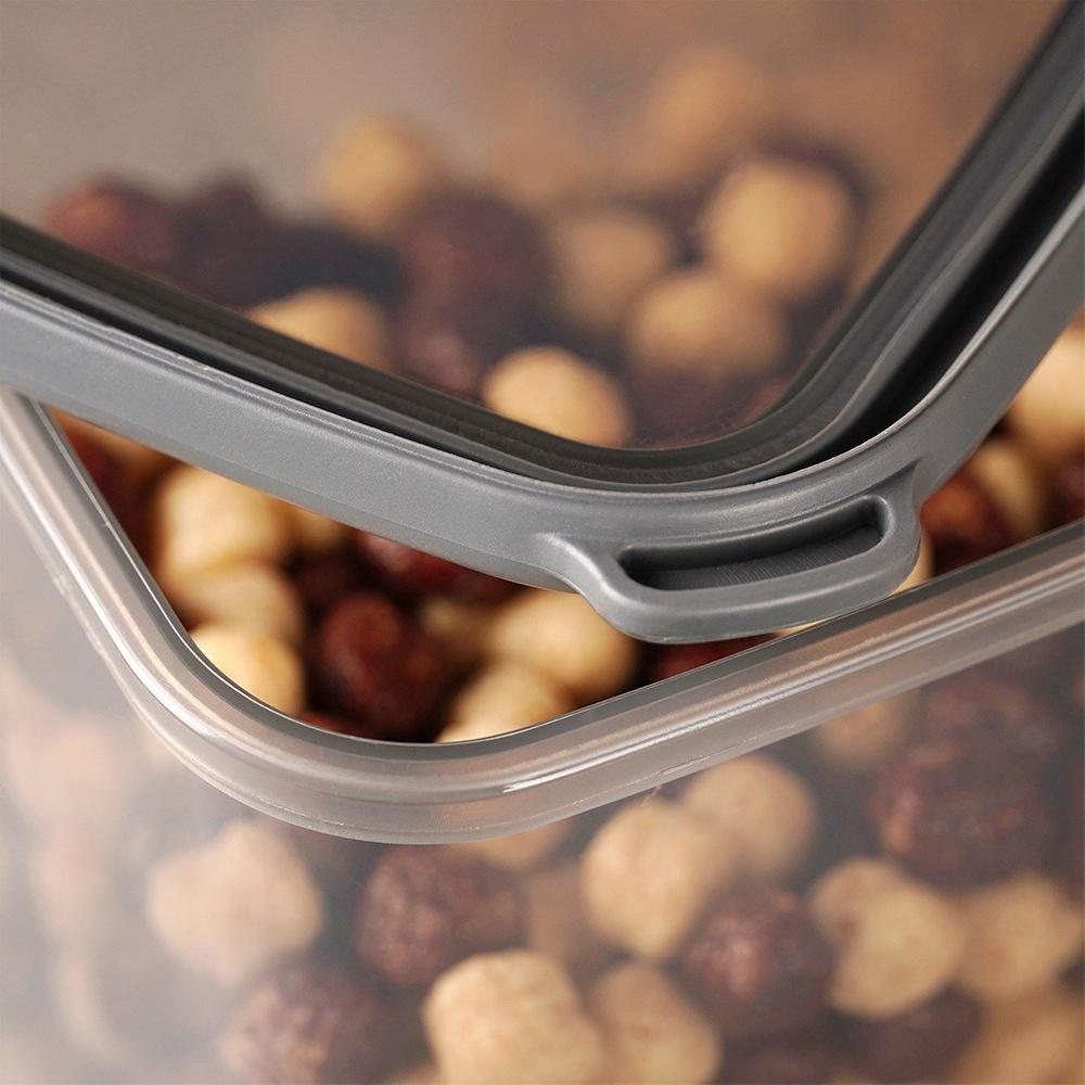 Container for loose products with lid 1.2 l