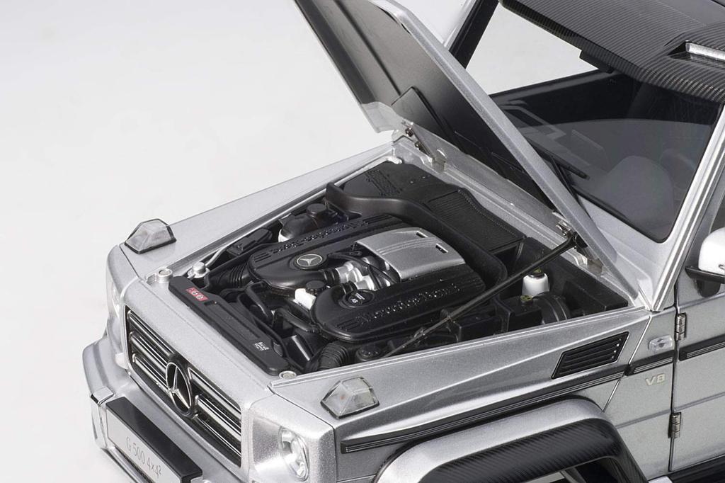 AUTOart G500 Squared Silver Готовый продукт 1/18 Mercedes-Benz 4×4