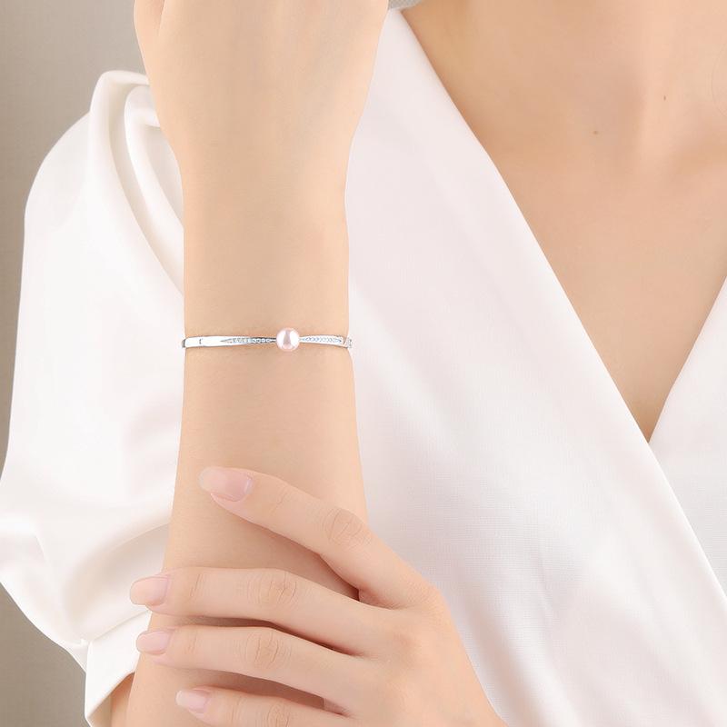 New S925 Silver Bracelet European and American Fashion Design Texture Hand Decoration Zircon Personality Freshwater Pearl Bracelet