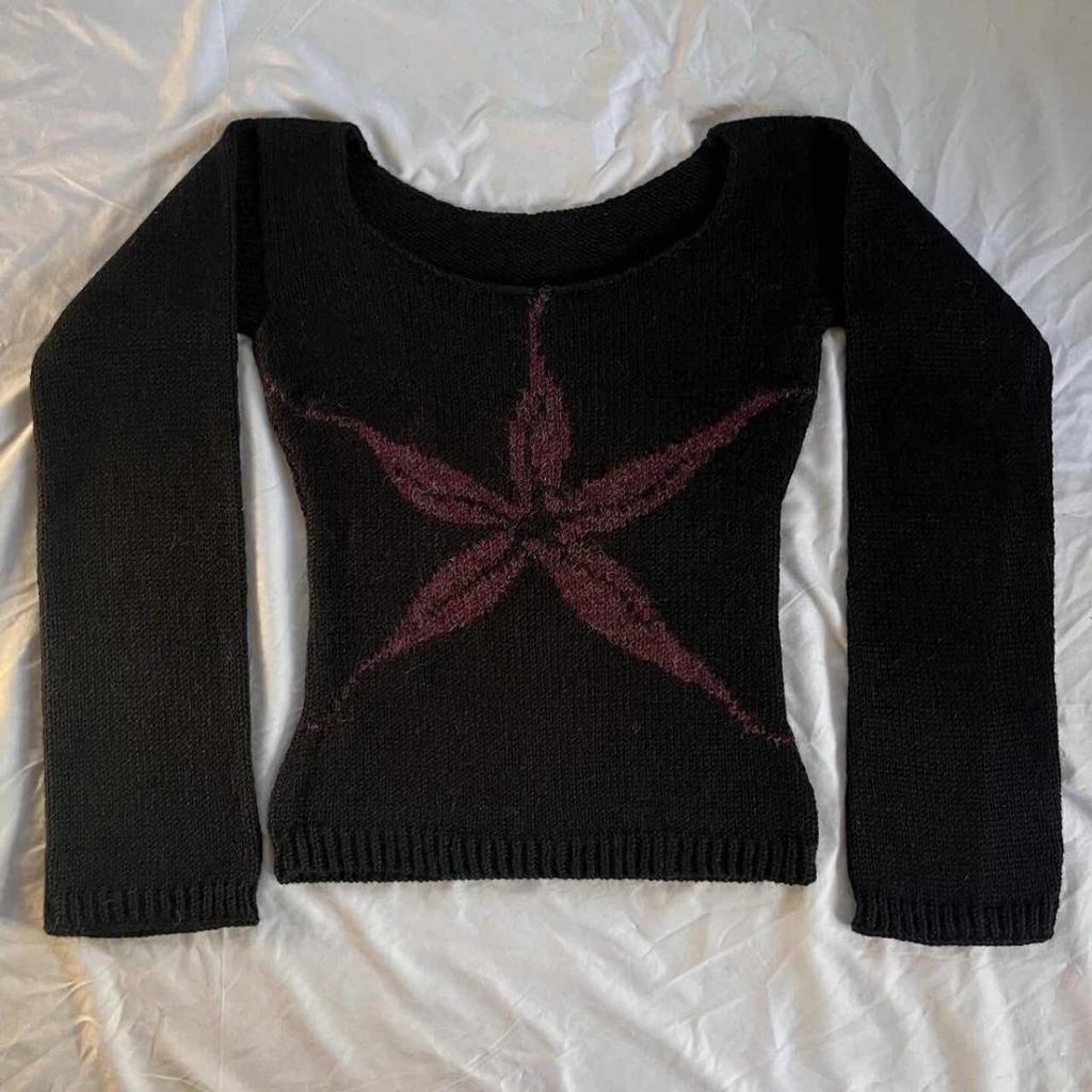 2KWEIRD Женские вязаные топы с открытыми плечами, облегающий свитер с графическим принтом, трикотаж с длинным рукавом, эстетика Y2K, уличная одежда