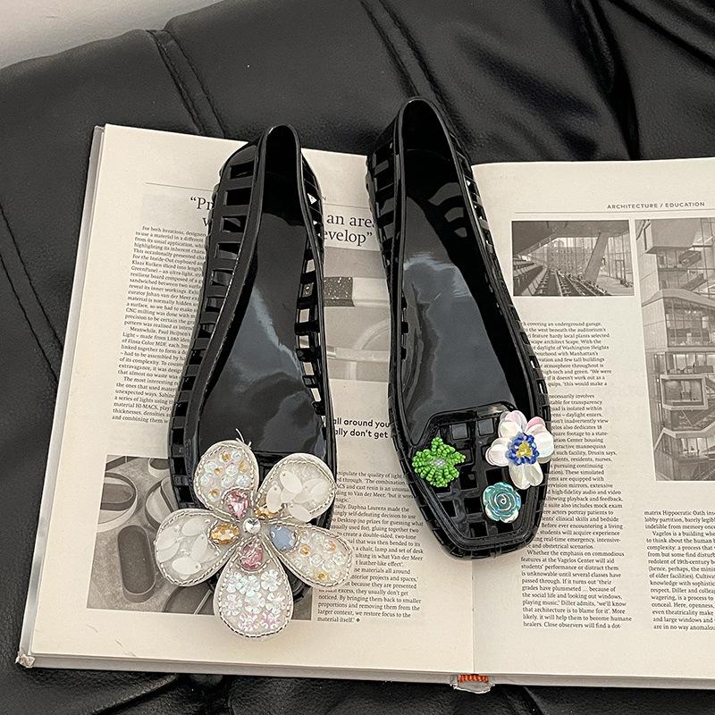 Модные прозрачные хрустальные туфли новые туфли-желе полые одинарные туфли женские 2025 лето повседневные с пайетками цветок квадратный носок сандалии