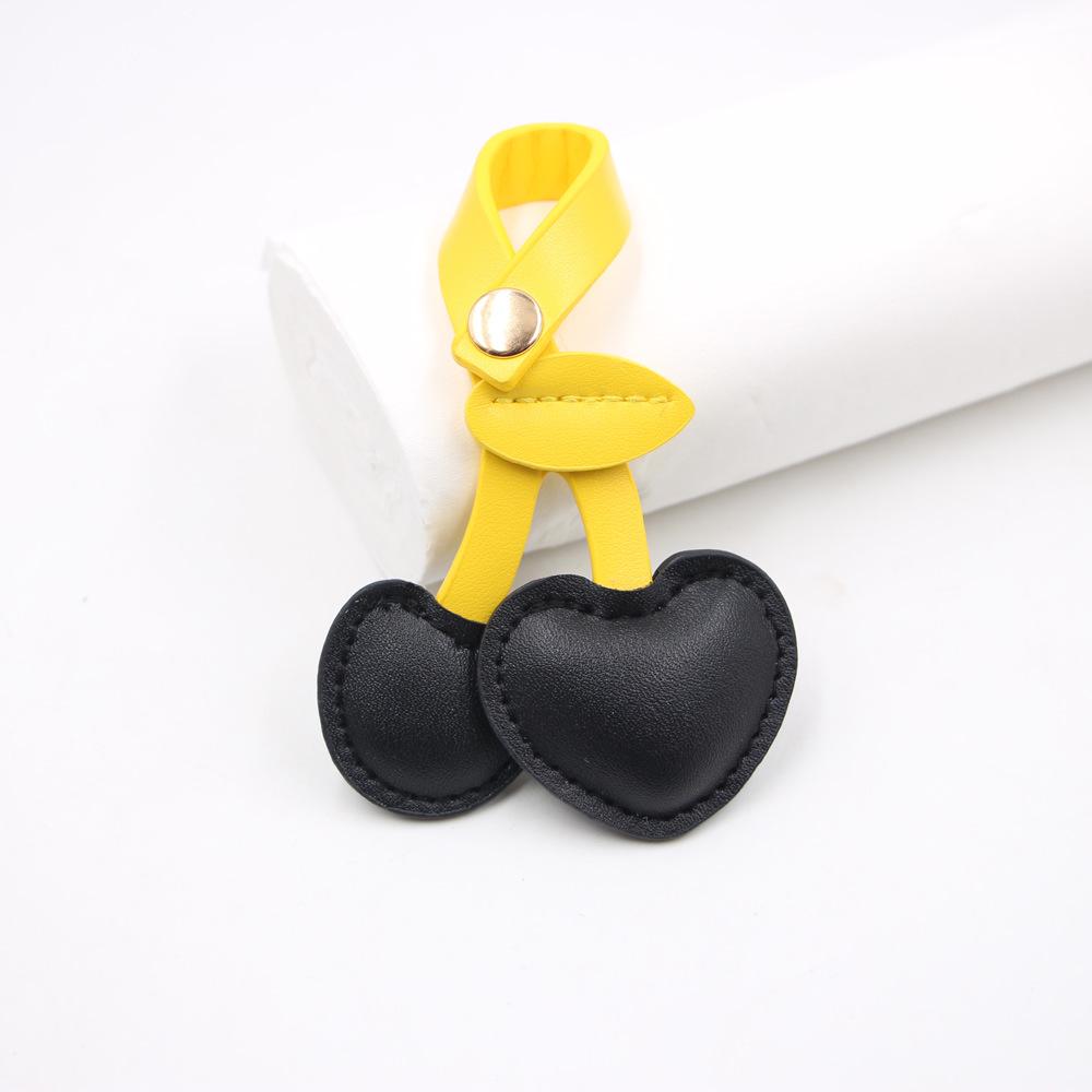 Европейская и американская пасторальная кожаная сумка «Вишня» с ретро кулоном-брелоком