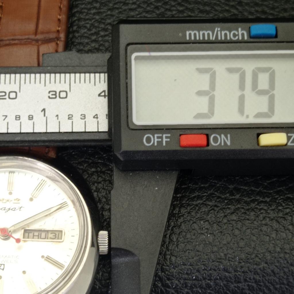 Б/У HMT RAJAT 6501 АВТОМАТИЧЕСКИЕ ИНДИАНСКИЕ МУЖСКИЕ ЧАСЫ С СЕРЕБРИСТЫМ ЦИФЕРБЛАТОМ И ДНЕМ, a432205-2 R110-a432205