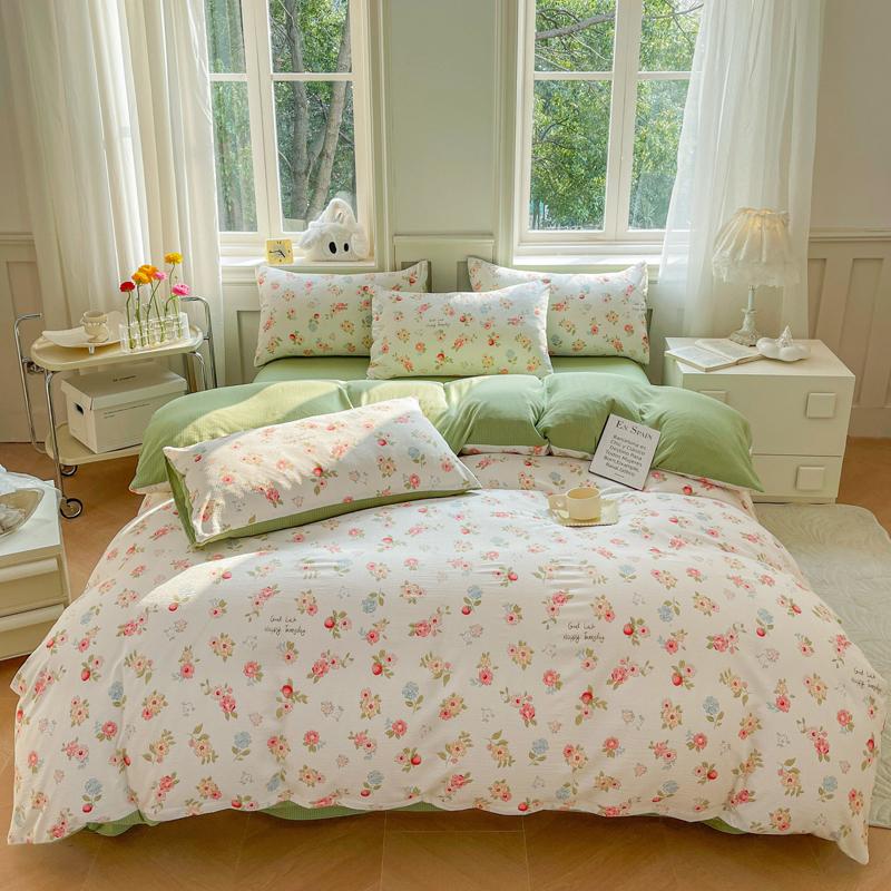 Romantic Floral Love Heart Duvet Cover Queen 4 Pcs Kawaii Strawberry Bedding Set For Girl Teen Reversible Pink Comforter Cover