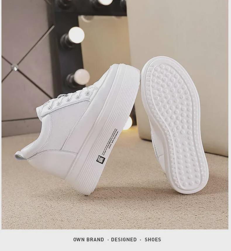 Весна/Лето 2024 Женские низкие белые кроссовки на танкетке 10 см