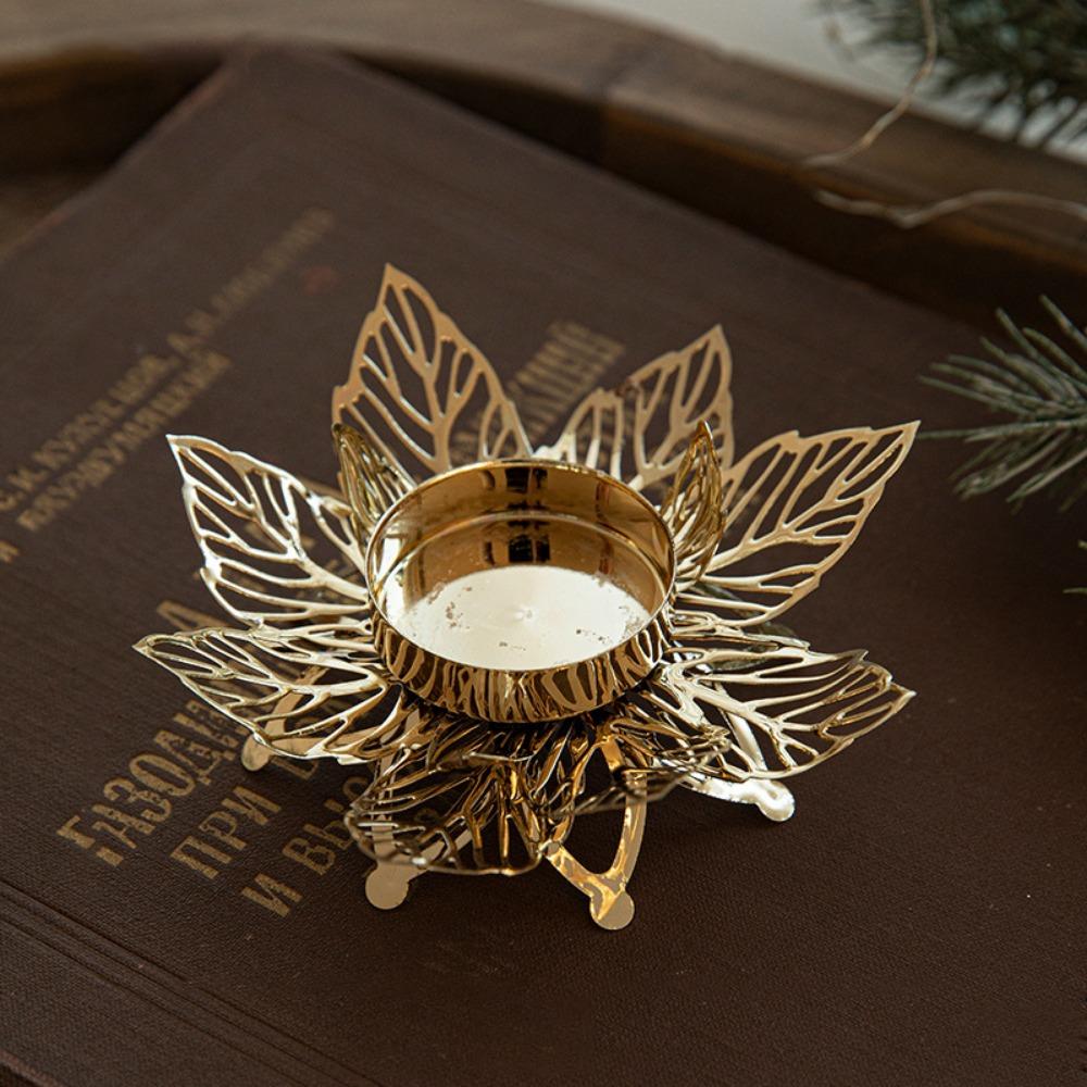 Modern Snowflake Candle Holders Golden Iron Christmas Candleholder Flower Shape Candlestick Tabletop Ornaments