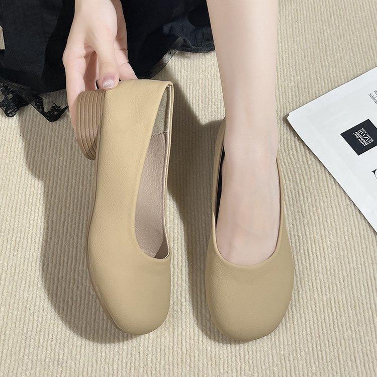 Square head Doudou shoes autumn flat-soled leather shoes shallow mouth round head soft sole comfortable grandma shoes
