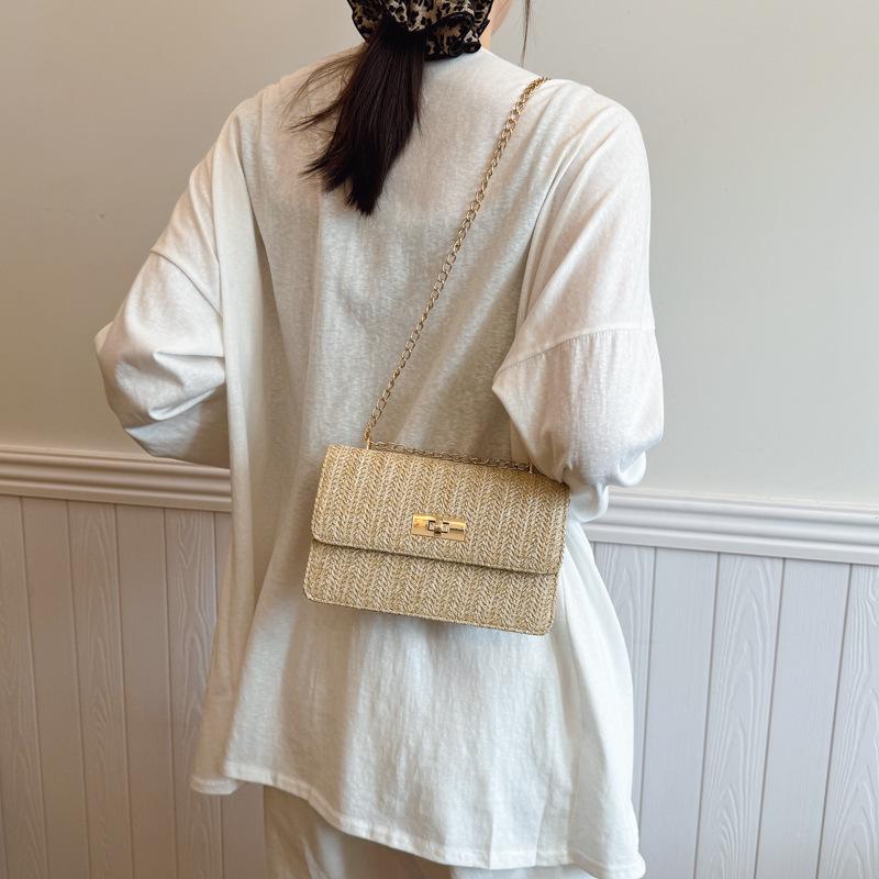 Трендовая женская летняя сумка кроссбоди с цепочкой-косичкой - Модный дизайн с поворотным замком