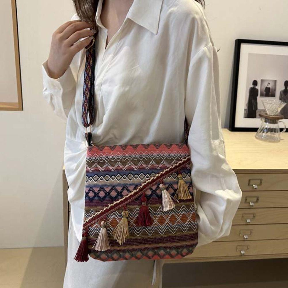 Woven Ethnic Style Crossbody Bags Large Capacity Bohemian Phone Bag Fringe Shoulder Bag Outdoor
