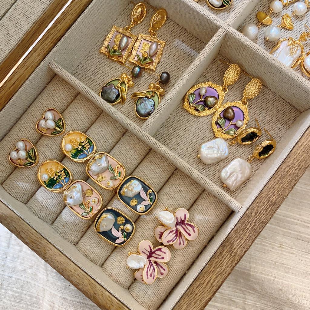 Medieval Baroque Pearl Earrings French Oil Painting Frame Flower Stud Earrings Court Style Light Luxury Retro Literary Earrings