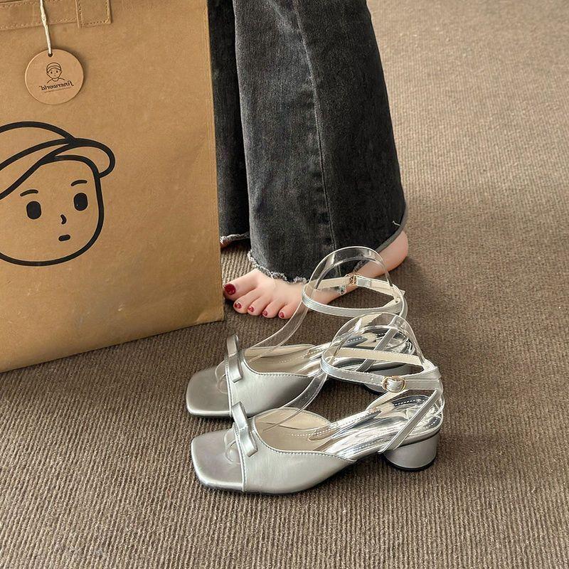 Сказочный ветер пряжка на одно слово с сандалиями женский толстый каблук 2025 лето новый бант открытый носок средний-высокий каблук римские туфли