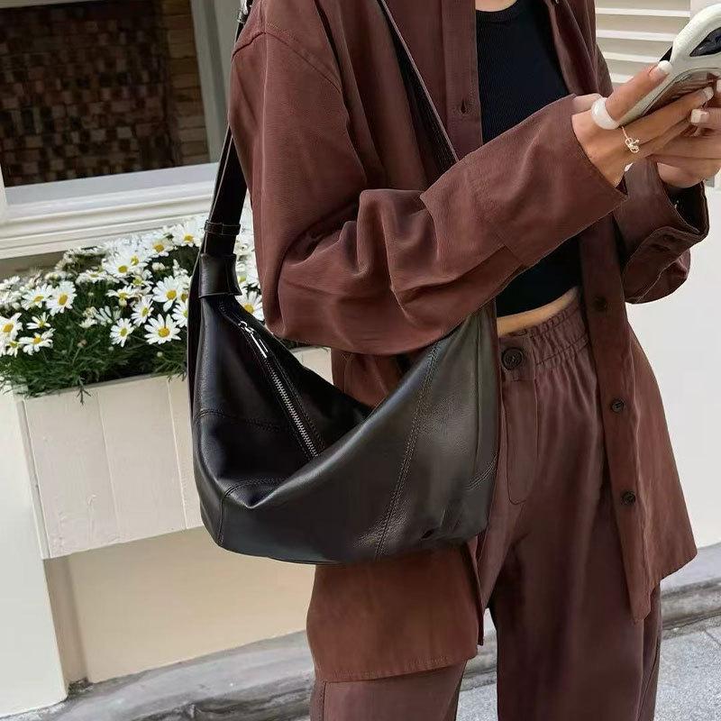 Женская сумка из натуральной кожи, сумка-кроссбоди из овчины, новая сумка-пельмень в западном стиле, вместительная текстурная сумка подмышку, простая наплечная сумка