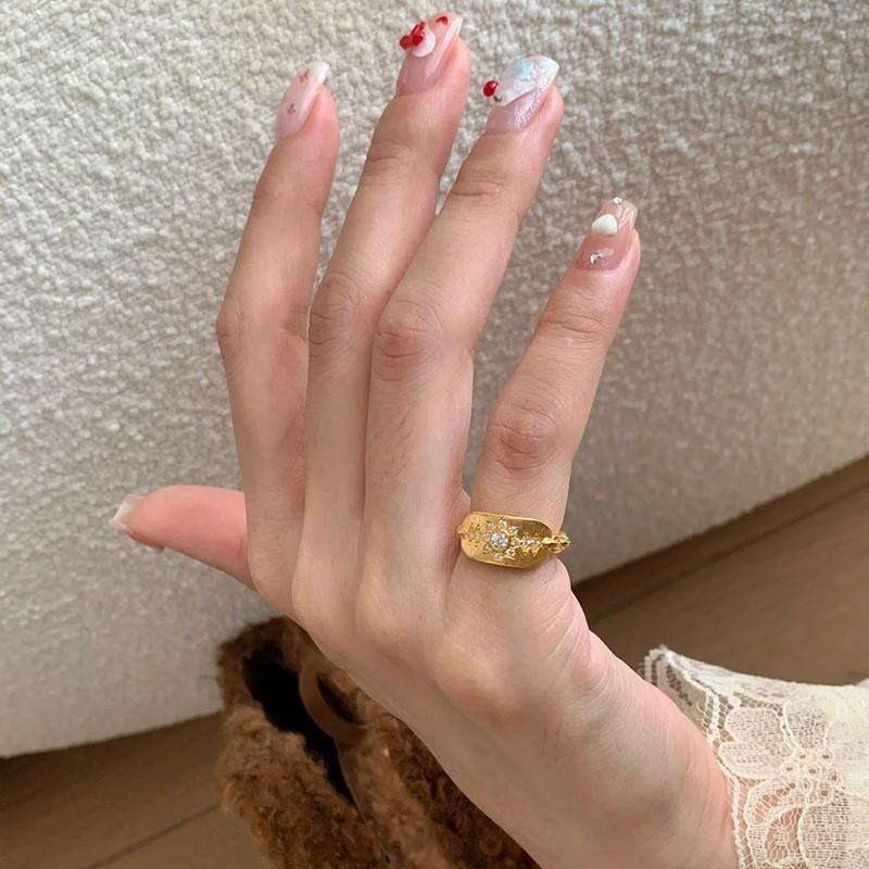 Elegant Lightweight Luxe Copper Ring With Unique Geometry And Glittering Details