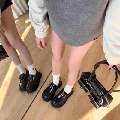 Маленькие кожаные туфли на толстой подошве, увеличивающие рост, женские, новые весенне-осенние лоферы в студенческом стиле на липучке, универсальные одинарные туфли на мягкой подошве