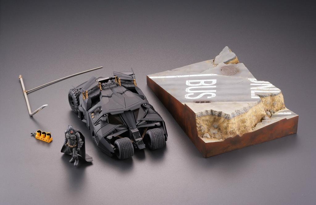 Legacy OF Revoltech Batmobile Tumbler в GOTHAM CITY окрашенный готовый продукт ABS&PVC