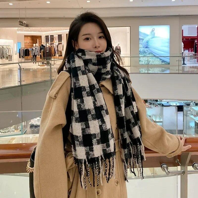 Korean Fashionable Scarves Checkered Fluffy Scarf Winter Windproof Warm Scarves Woman's Versatile Scarves