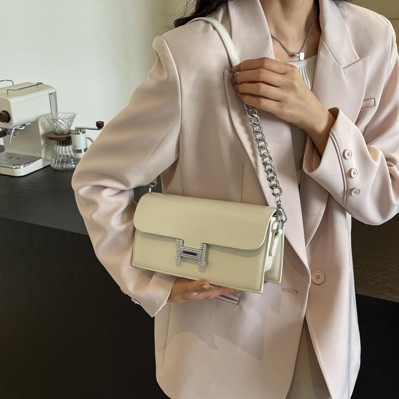 Новый стиль для весны и лета. Универсальная сумка подмышкой для женщин. Фактурная сумка через плечо.