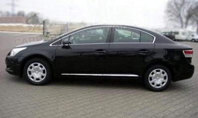 Toyota AVENSIS T27 - ХРОМИРОВАННЫЕ БОКОВЫЕ МОЛДИНГИ ДВЕРЕЙ