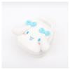 Объемная плюшевая сумка с изображением персонажей Sanrio и квадратной ручкой.
