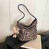 Нишевые сумки, осенние женские 2025 новые сумки-ведра с леопардовым принтом, модные и высококлассные сумки на одно плечо подмышку, отправка поштучно по дропшиппингу