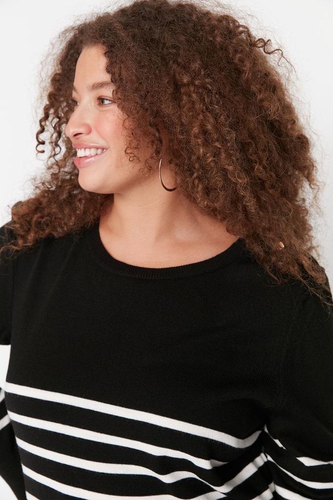 Women's Fashion Stylish Plus Size Sweater Black Striped Crew Neck Knitwear Sweater